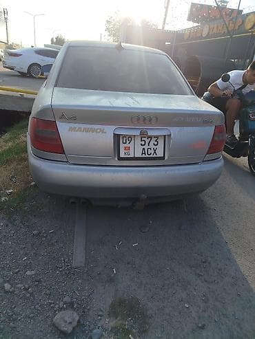 два авто: Audi A4: 1997 г., 2.4 л, Седан — 4