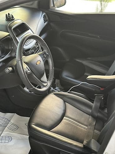 Chevrolet: Chevrolet Spark: 2020 г., 1 л, Вариатор, Бензин, Хэтчбэк — 6