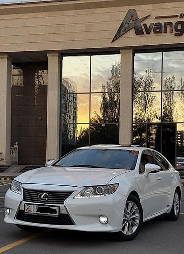 Lexus ES: 2015 г., 2.5 л, Вариатор, Гибрид, Седан