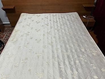 sofa bed: Двуспальная кровать с высоким изголовьем и встроенными тумбами + — 3