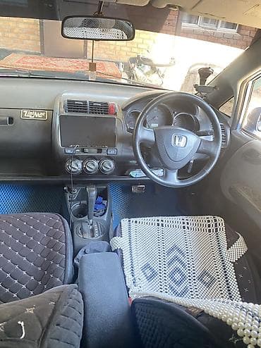 Honda Fit: 2003 г., 1.5 л, Вариатор — 5