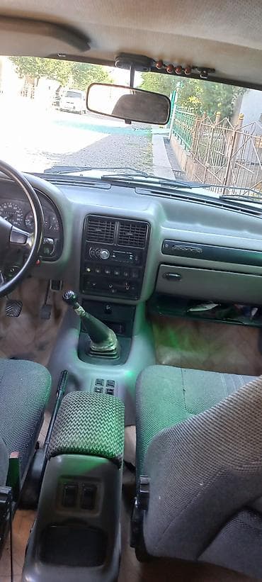 voyah free: ГАЗ 3110 Volga: 2000 г., Седан — 7