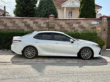 экран саната: Toyota Camry: 2018 г., 2.5 л, Автомат, Бензин, Седан — 2