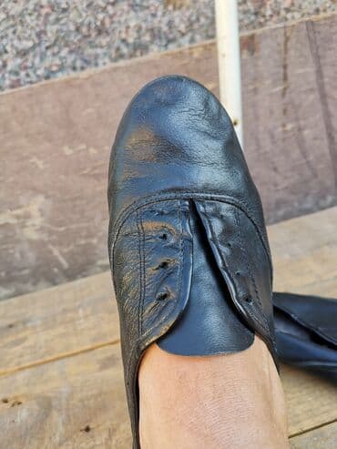 макасины: Мужские туфли, 41, Б/у, цвет - Черный, Самовывоз — 2