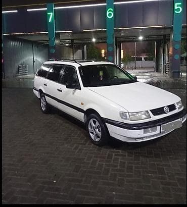 Volkswagen Passat Variant: 1994 г., 2 л, Механика, Бензин, Универсал