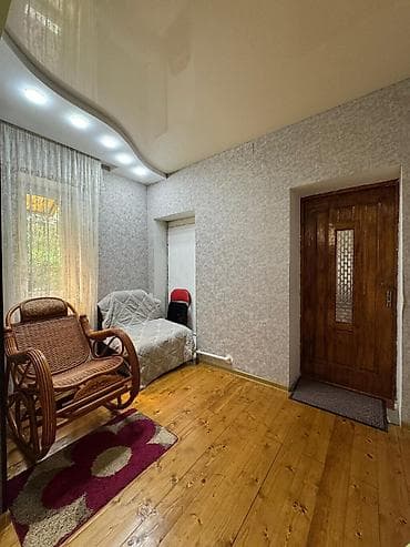 микрорайон: Продаю дом ! 📍Адрес: Юнусалиева/Ахунбаева 🔹Участок на красной книге — 7