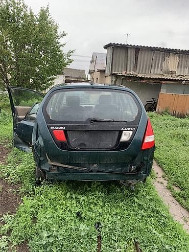 volkswagen passat 2002: Suzuki Liana: 2001 г., Хэтчбэк — 3