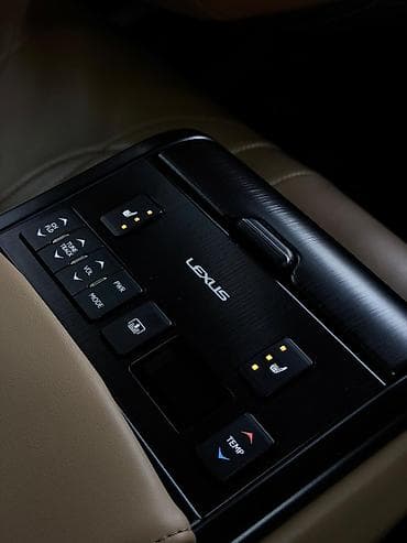 bmv 5: Lexus ES: 2019 г., 2.5 л, Вариатор, Бензин, Седан — 10