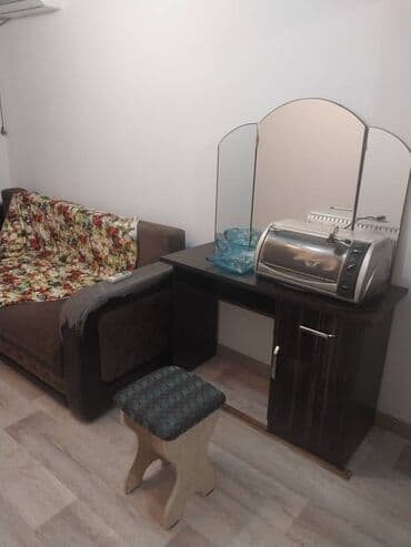 панельные дома: Уютная небольшая комната под аренду/проживание. Что внутри: - — 2