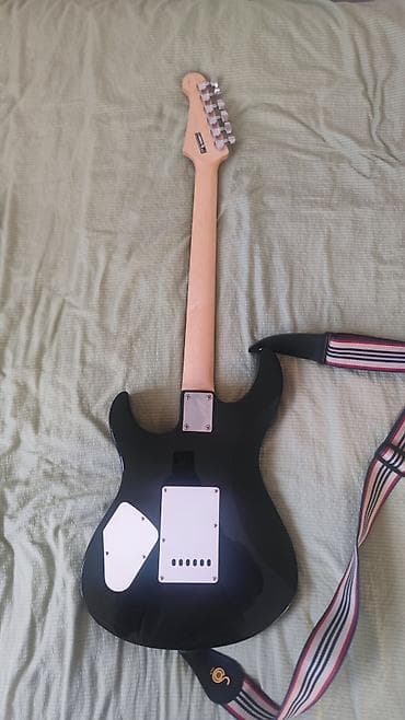 гитары в караколе: Электрогитара Yamaha Pacifica PAC112V, черный глянец - Серия — 2