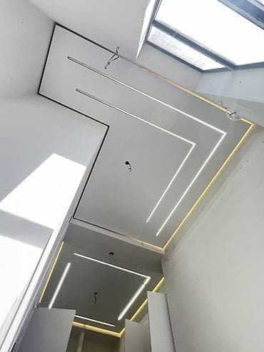 натяжной паталог: Натяжные потолки с контурной и скрытой подсветкой - Современная — 5