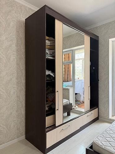used bed: Спальный гарнитур, Б/у, Шкаф, цвет - Коричневый — 1