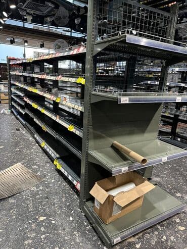 оборудование для бутика: Витрины, стеллажи, полки торговые металлические б/у, полка магазинная — 8