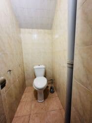 долгосрочная аренда дома: 700 м², 11 комнат, Забор, огорожен, Бассейн, Парковка — 11