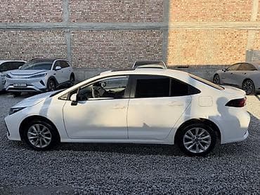 Унаа сатуу: Toyota Corolla: 2023 г., 1.2 л, Автомат, Бензин, Седан — 4