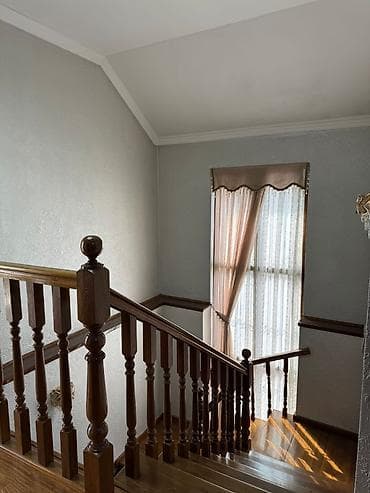 алматинка: 🏡 Продаётся 2-этажный дом с цокольным этажом. 📍 Район: Магистраль / — 9