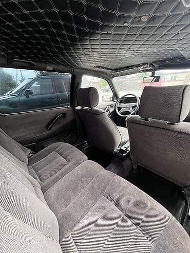 Volkswagen Passat: 1988 г., 1.8 л, Механика, Газ, Универсал — 6
