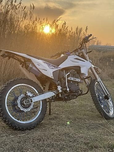 пидбайк эндуро: Эндуро-мотоцикл (кроссовый класс), белый пластик с фиолетовыми — 2