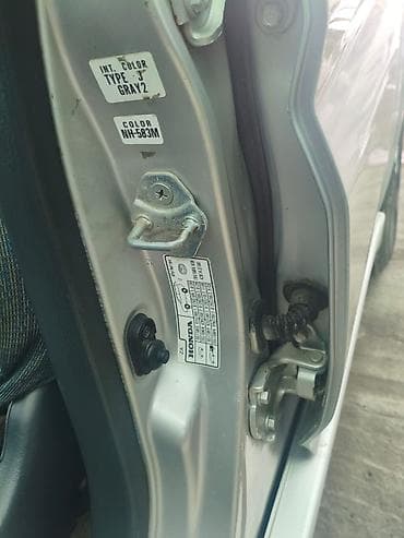 lexus e: Honda HR-V: 2001 г., 1.6 л, Автомат, Бензин, Кроссовер — 8