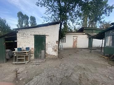 дом рухий: Продаётся жилой дом с приусадебным участком. - Одноэтажные строения — 4