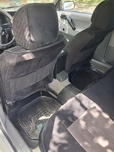 авто фортранзит: Volkswagen Passat B3, седан, серебристый цвет кузова. 1989 год 1.8 — 2