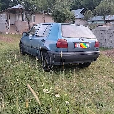Продажа авто: Volkswagen Golf: 1993 г., 1.6 л, Механика, Бензин, Хэтчбэк — 2