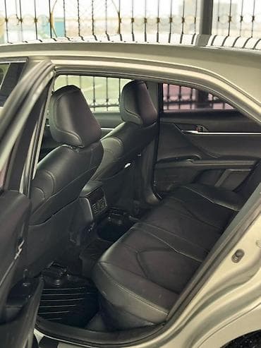 android bmw: Toyota Camry: 2018 г., Гибрид, Седан — 8