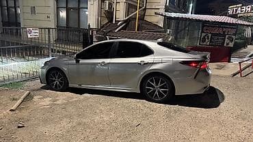 led свет: Toyota Camry: 2022 г., 2.5 л, Автомат, Бензин, Седан — 2