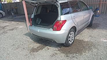 prius plus: Toyota Ist: 2004 г., 1.3 л, Автомат, Бензин, Хэтчбэк — 4