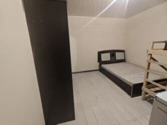 Үйдү ижарага алам: 14 кв. м, 1 бөлмө, Жертөлө, ороо, Забор, тосулган — 1