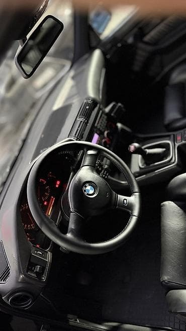 хелла: BMW M5: 1991 г., Механика, Бензин, Седан — 6