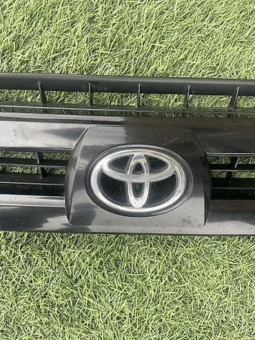 cf4: Решетка радиатора Toyota 2004 г., Б/у, Оригинал — 3