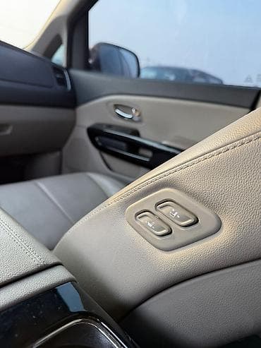 сиденье капитанские 212: Kia Carnival: 2019 г., 2.2 л, Автомат, Дизель, Минивэн — 4