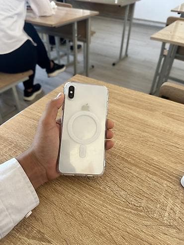 апл: IPhone Xs Max, Б/у, 256 ГБ, Серебристый, Чехол — 6