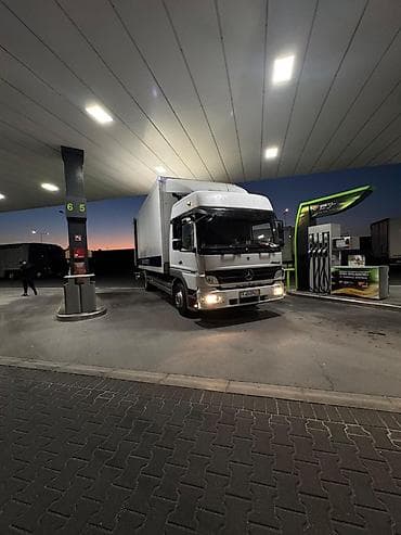Грузовик Mercedes-Benz Atego 1229, изотермический фургон с — 2