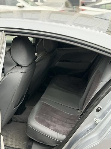 Hyundai Elantra: 2016 г., 2 л, Автомат, Бензин, Седан — 5