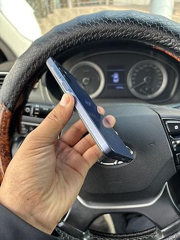 one pluse: Samsung Galaxy A25, Б/у, 256 ГБ, цвет - Синий, 2 SIM — 4