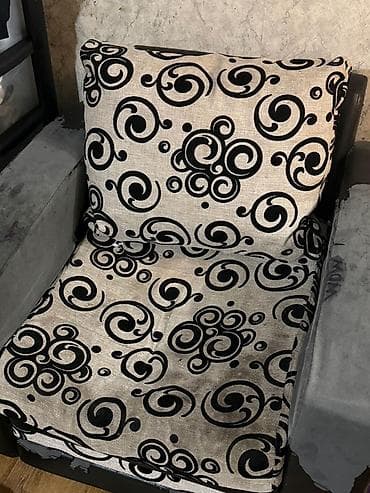 мягкий стул: Б/у кресло с мягкой подушкой спинки и сиденьем. - Отдам бесплатно — 2