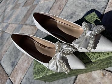 foot patch: Элегантные женские туфли-лодочки цвета айвори с заострённым носком — 2