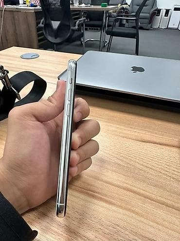 iphone se2020: IPhone 11 Pro, Б/у, 64 ГБ, Серебристый, Кабель, 89 % — 5