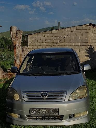 джели авто: Toyota Ipsum: 2003 г., 2.4 л, Автомат, Бензин, Минивэн — 6