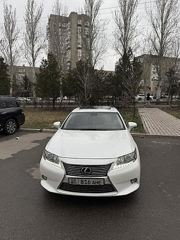 Lexus ES: 2015 г., 2.5 л, Вариатор, Гибрид, Седан