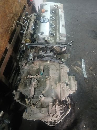 двигатель мопеда: Двигатель Honda (рядная «четвёрка») 

в месте Акпп — 1