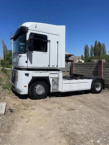 Транспорт: Тягач, Renault, 2013 г., Без прицепа — 1
