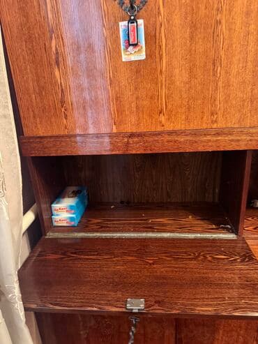 Книжный шкаф, Б/у, Дерево