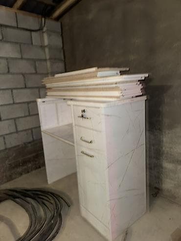 напольная полка: Торговые стеллажи с металлическим каркасом и нижними тумбами — 5