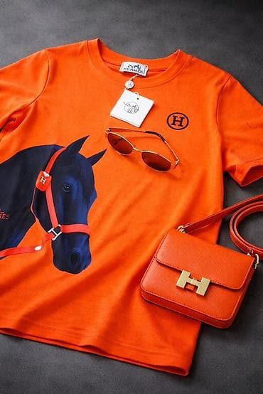 карсет майка: Белые женские футболки премиального уровня с фирменными принтами — 9