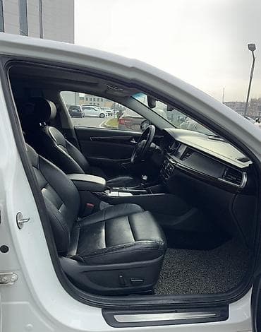 Kia Cadenza: 2018 г., 3 л, Автомат, Газ, Седан — 4