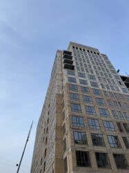 срочно продаётся 1 комнатная квартира в районе шлагбаум по улице кенсуйская 17 пересекает интергельпо ориентировочно парк фучика: Курулуп жатат, Элитка, 2 бөлмө, 80 кв. м — 2