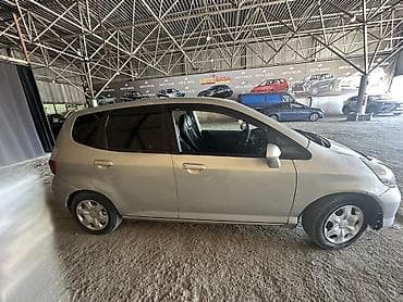 Продажа авто: Honda Fit: 2003 г., Автомат, Бензин, Хэтчбэк — 3